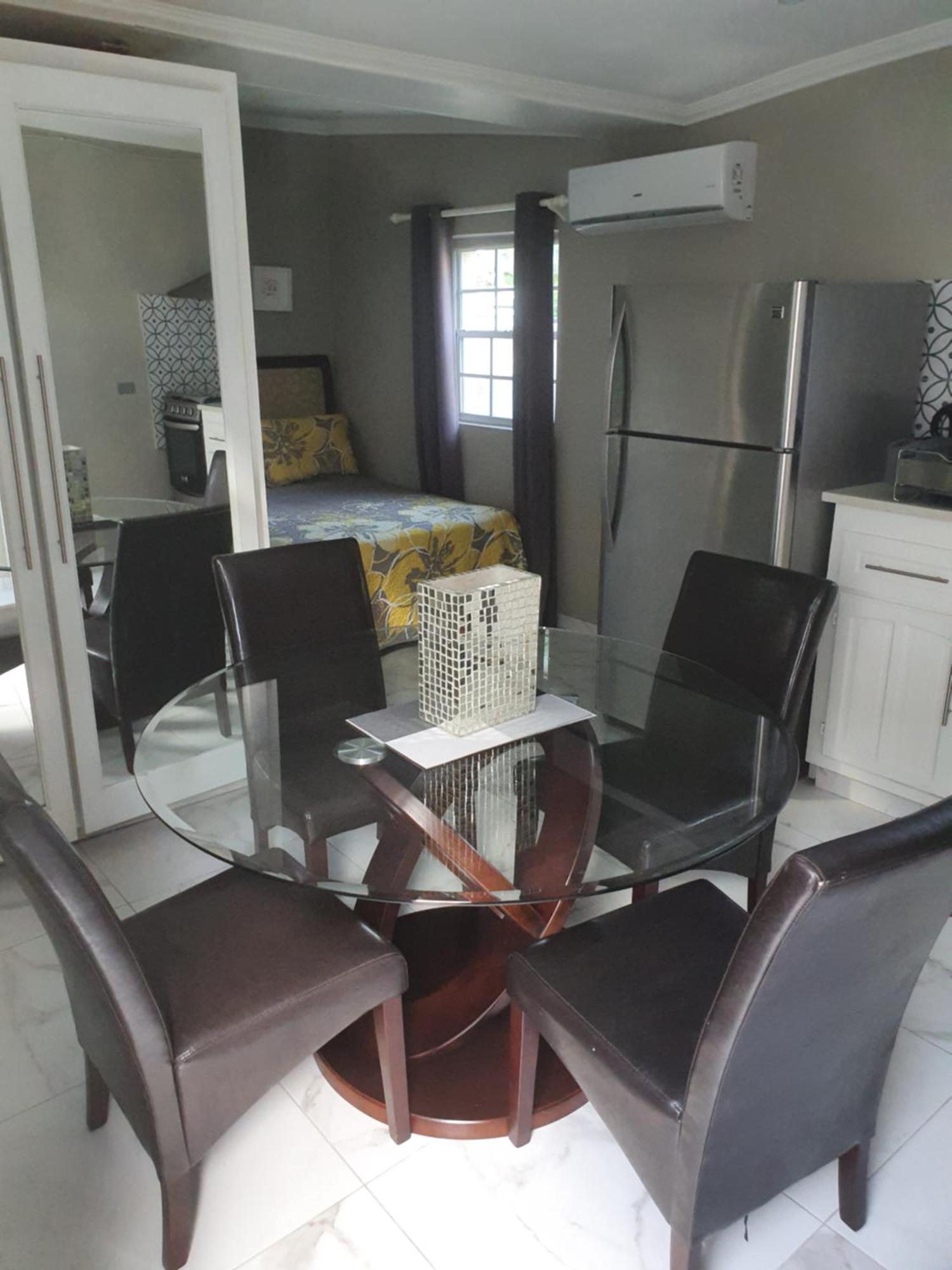 Devachan Apartments 브리지타운 객실 사진
